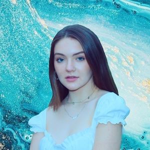 Meet your Posher, Maeve